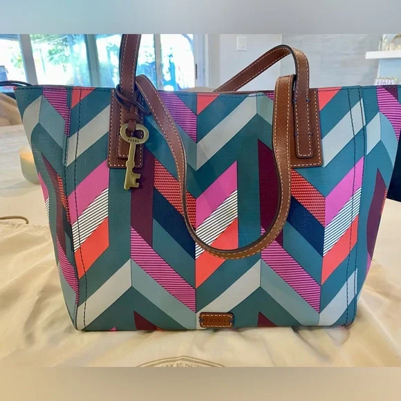 Fossil Tote - Picture 2 of 13